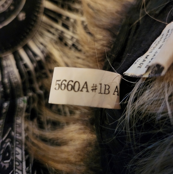 Paula Young wig - Picture 7 of 7